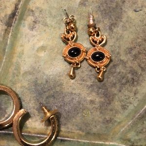 EUC Two pairs of pierced earrings